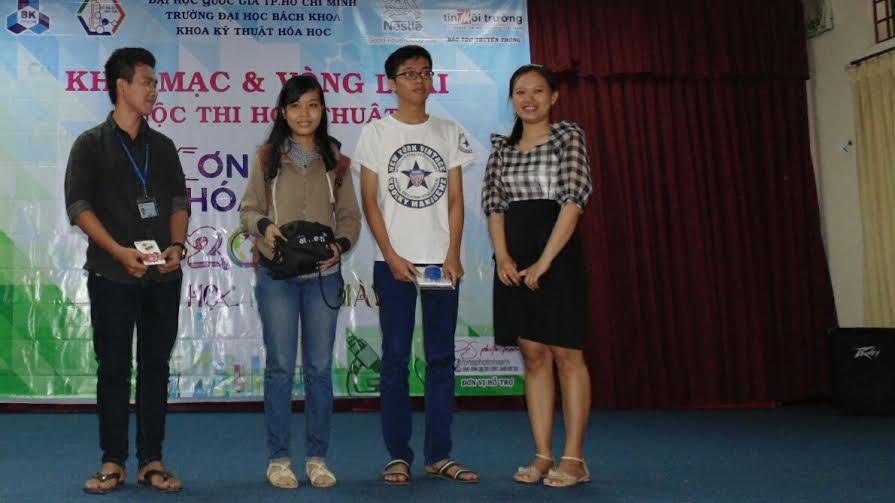 Khai[-]mạc[-]cuộc[-]thi[-]học[-]thuật[-]"Cơn[-]Lốc[-]Hóa[-]Học"[-]lần[-]thứ[-]IX[-]năm[-]2016